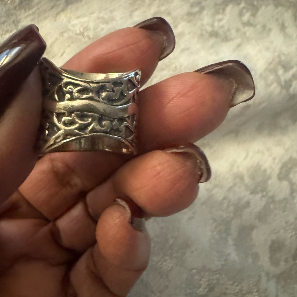 Intricate Sterling Silver Filigree Women's Ring - Picture 2 of 4